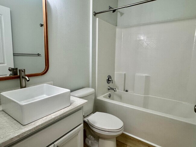 Building Photo - 902 Cocobolo Dr