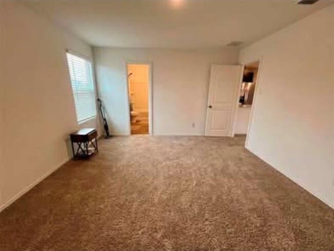 Building Photo - 420 Halfmoon Dr