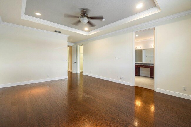 Building Photo - 8429 Cocoplum Sound Ln