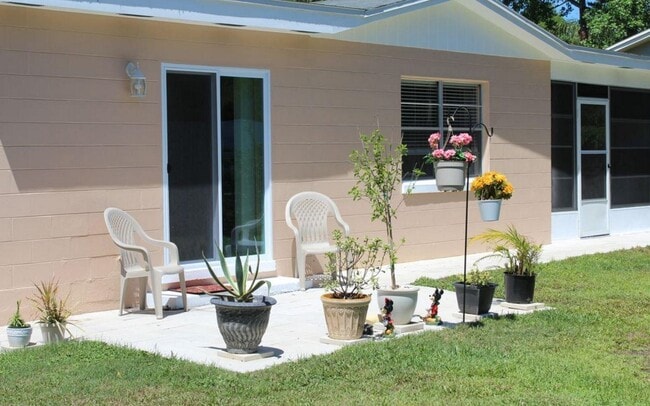 Building Photo - 1040 Dorado Dr