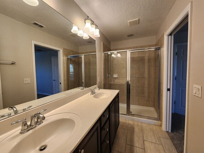 Building Photo - Beautiful LAKE NONA 3 Bedroom, 3 Bathroom ...