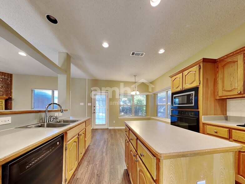 Building Photo - 960 Midnight Pass