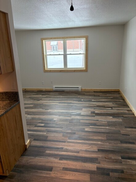 Building Photo - 405 Short St