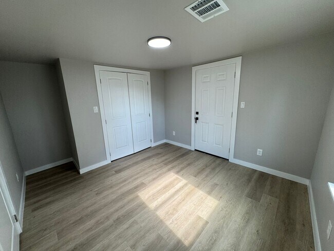 Building Photo - 3919 Elysian St