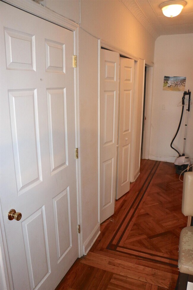 Building Photo - 405 Washington St