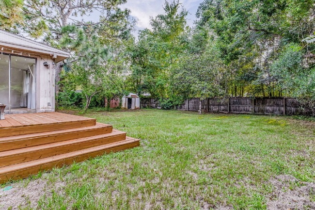 Building Photo - 2241 Prytania Cir