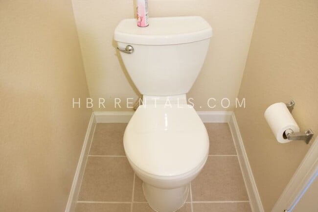 Building Photo - Charming 3-Bedroom Retreat with Cozy Fireplace in Tracy – Spacious Home with 2.5 Baths!