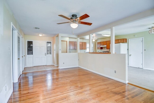 Building Photo - FOR RENT -  BRICK RANCH