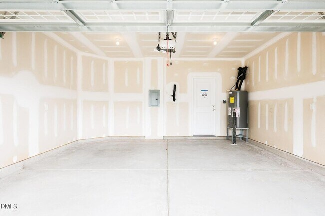 Building Photo - 152 Kobus Ct
