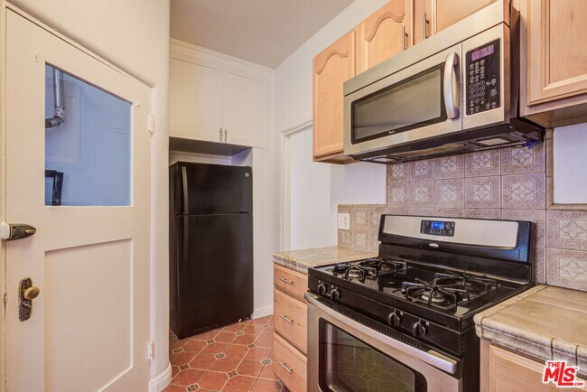 Building Photo - 4427 Finley Ave