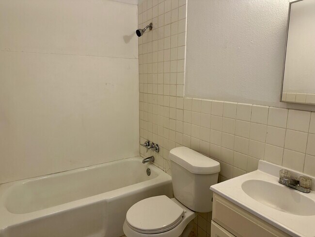 Building Photo - 1119 46th St