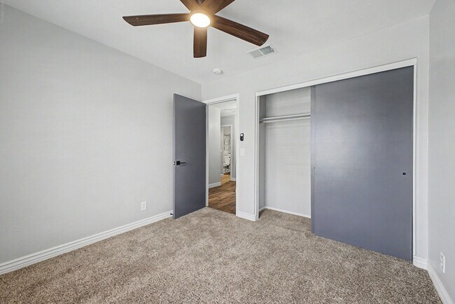 Building Photo - 2866 E Toledo Ct