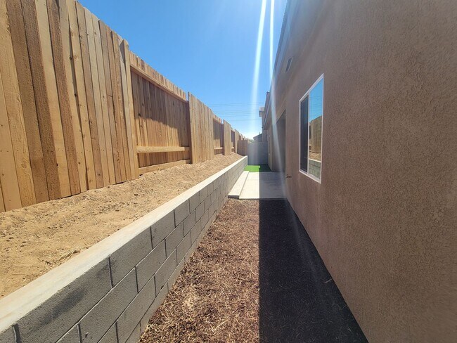 Building Photo - 8308 Grandy St