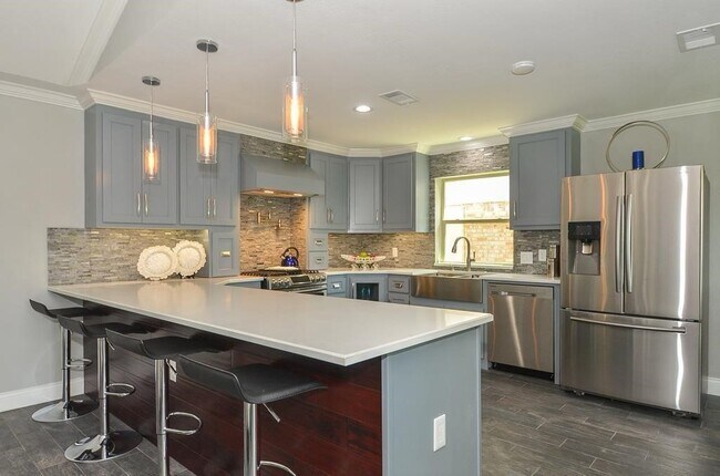 Building Photo - 867 Carlingford Ln