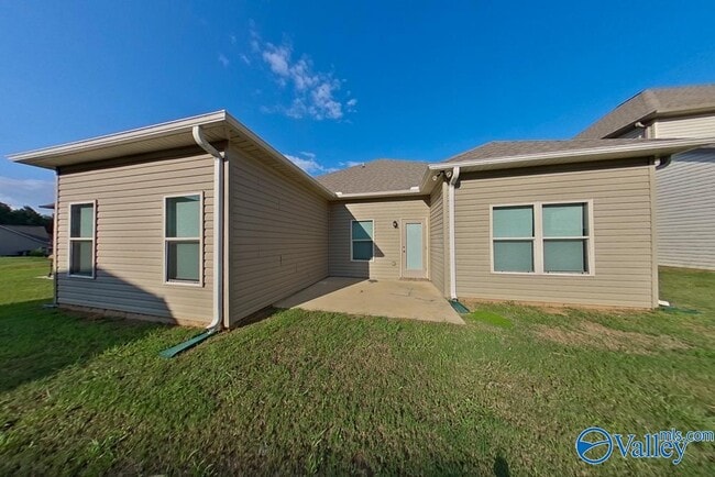 Building Photo - 8008 Shadesbrook Dr