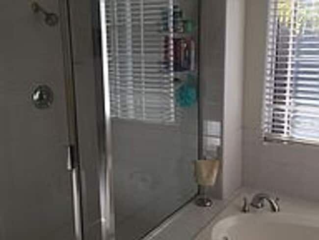 Building Photo - Beautiful 3 bd/2.5 bath Newbury Park Home