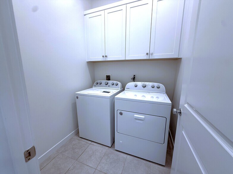 Building Photo - 27078 Painted Sky Way