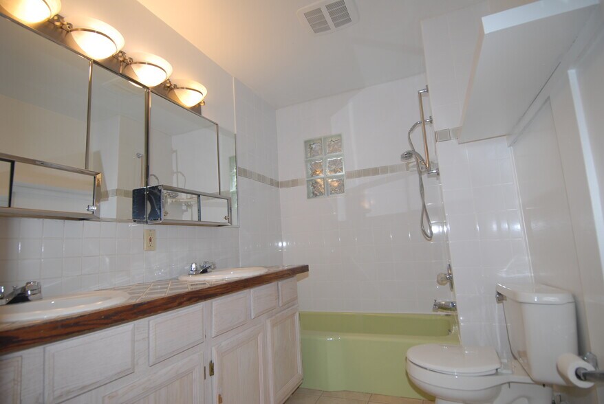 BATH - 306 E Cache La Poudre St
