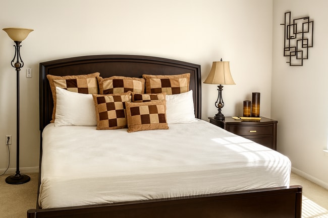 Primary Bedroom - 981 SW McElroy Ave