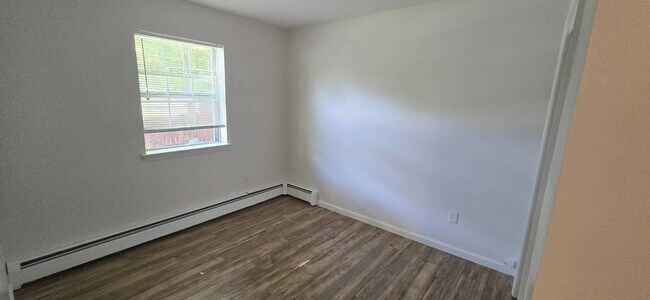 Building Photo - 1335 Union Ave