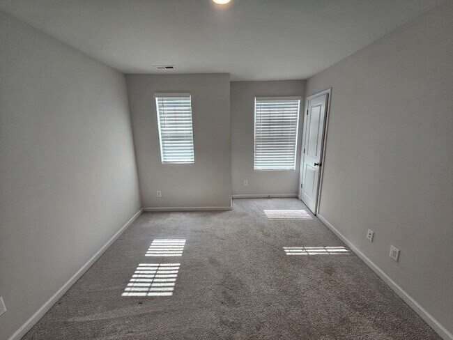 Building Photo - 6529 Mezzo Ln