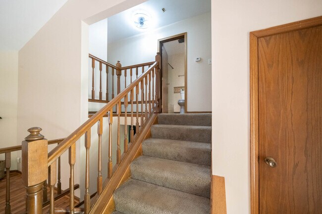 Building Photo - 3516 Kings Lair Dr