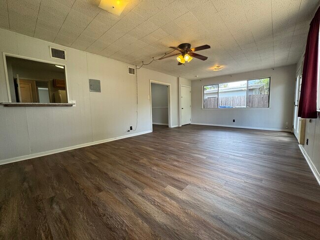 Building Photo - 275 Greenhill Pass