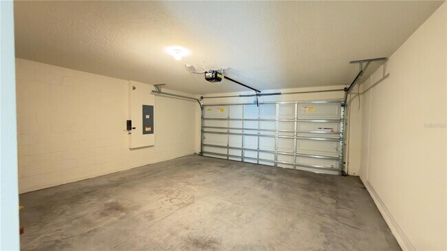 Building Photo - 8632 SW 45th Ct