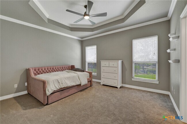 Building Photo - 9752 Trophy Oaks Dr