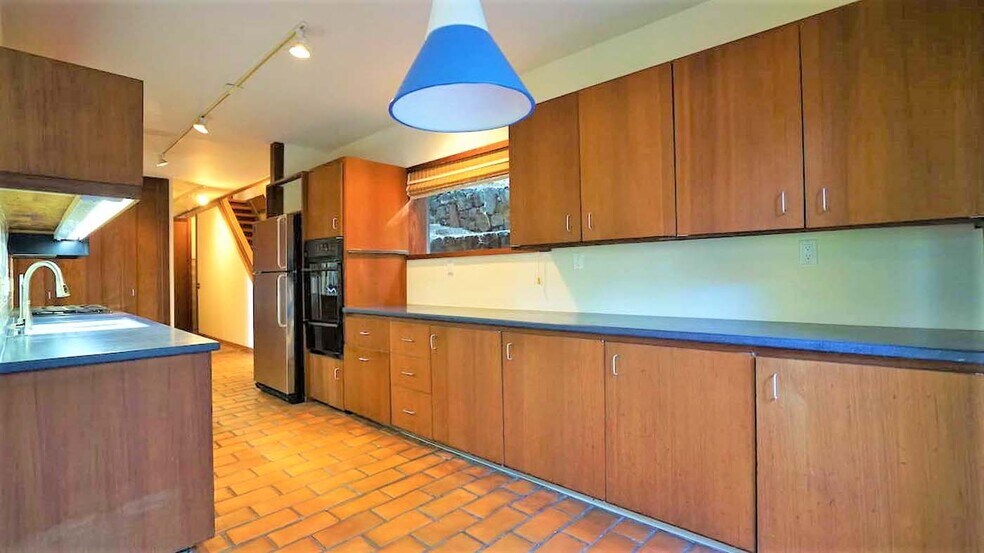 Building Photo - 3076 Buena Vista Way