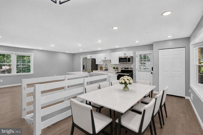 Building Photo - 4752 Carterwood Dr