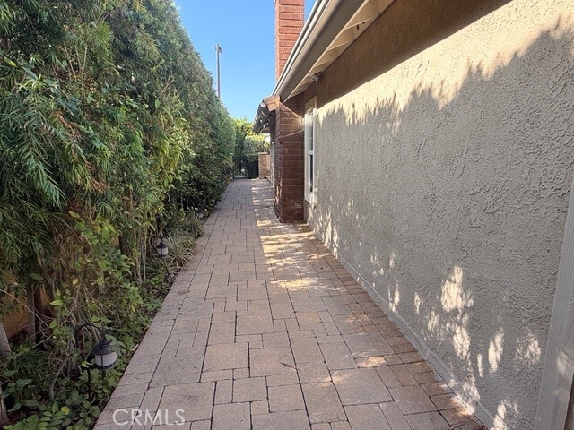 Building Photo - 16 Caraway