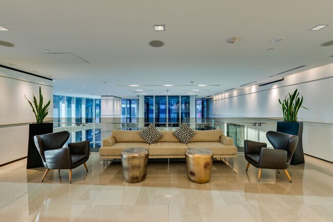 Building Photo - 4471 Dean Martin Dr