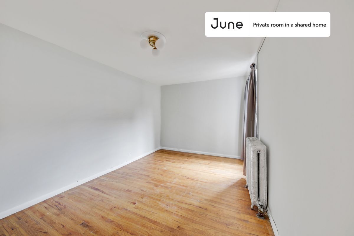 Building Photo - Room in Shared 3 bed/1 bath home