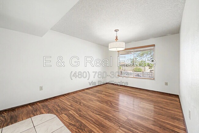 Building Photo - 9847 W Wrangler Dr