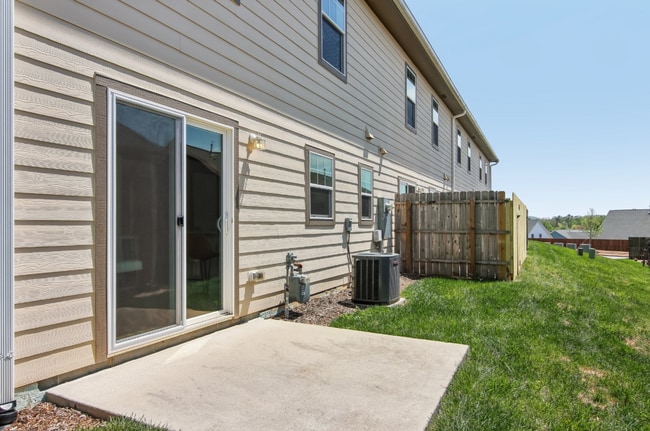 Building Photo - Arden Townhouse Rental