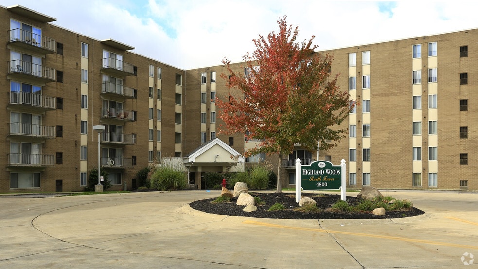 Highland Woods Towers & Gardens 4748 Country Ln Warrensville Heights