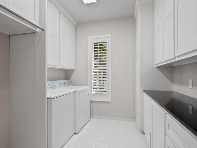 Building Photo - 3410 Marywood Dr