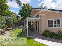 Building Photo - Gorgeous 2-bed/2-bath desirable part of La...