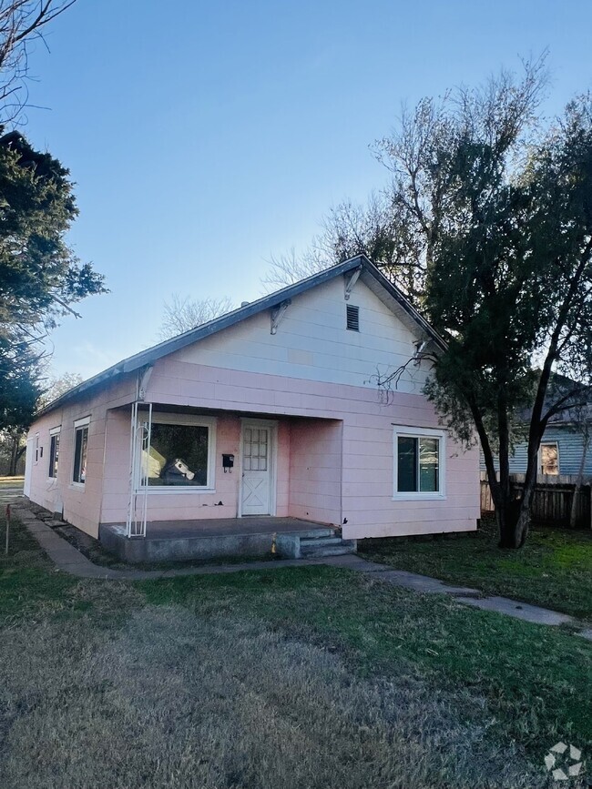 Building Photo - "Charming 3-Bed on East Oklahoma Avenue – ...