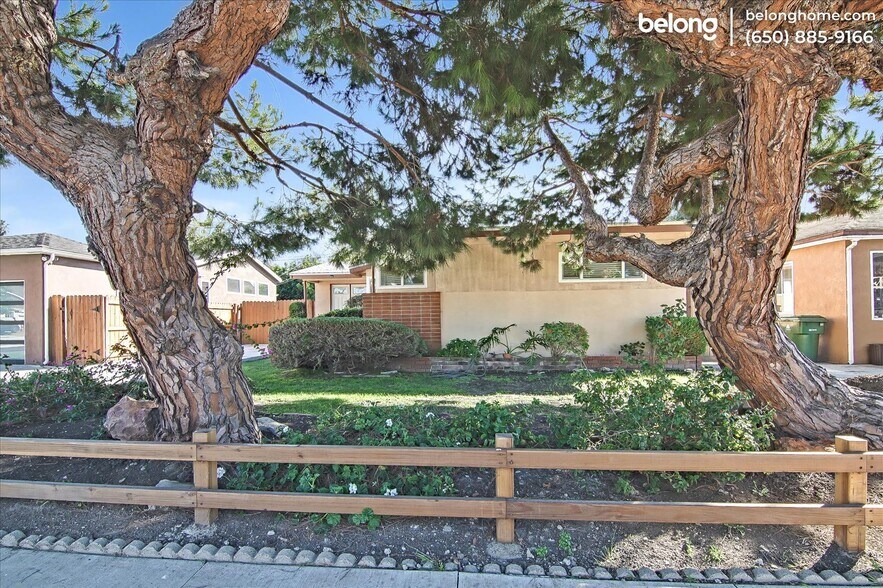 Building Photo - 11856 Beatrice St