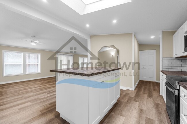 Building Photo - 3 Bedroom 2 Bathroom Home in a Rustic Setting with Mountain Views Available in Blanchard!