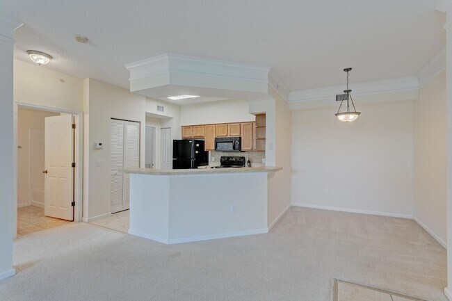 Building Photo - 9303 Myrtlewood Cir W