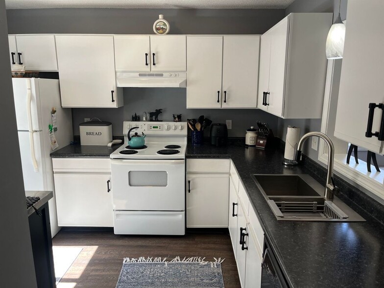 Building Photo - 24 Harmony, 13