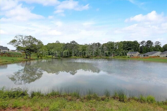 Building Photo - 244 Stonecreek Bnd