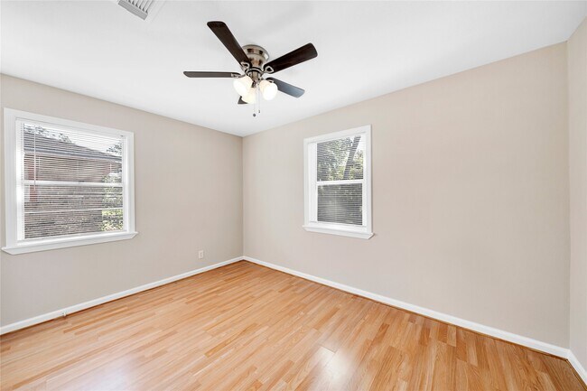 Building Photo - 3122 Nita St