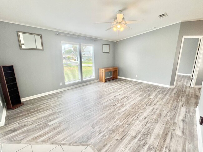 Building Photo - 5498 Crane Feather Dr