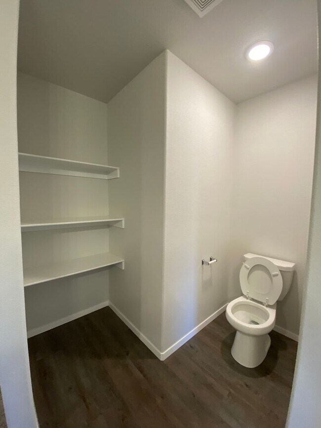 Building Photo - Now Pre-Leasing in Cedar Bluff — Stunning 4-Bed, 2-Bath Home You Don’t Want to Miss!