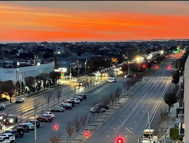 Building Photo - 235 W Park Ave