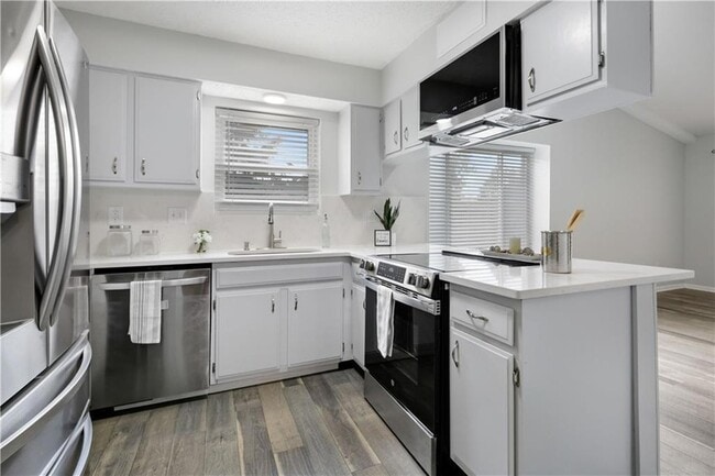 Building Photo - 303 Runnymeade Cir